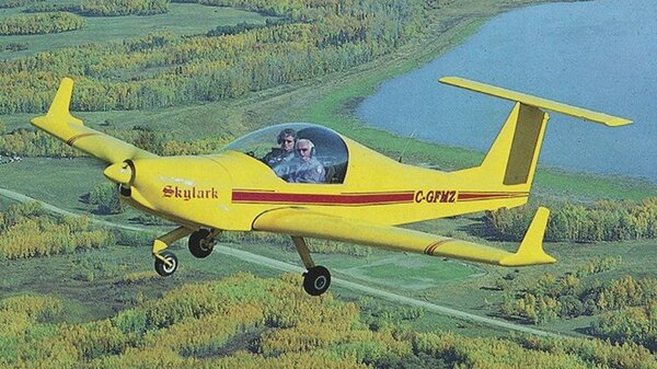 Dova DV-1 Skylark yellow.jpg