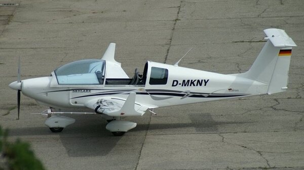 Dova DV-1 Skylark canopy.jpg