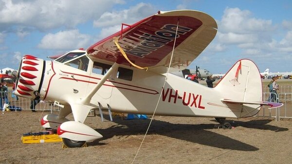 Stinson Reliant VH-UXL YMAV 20070325.jpg