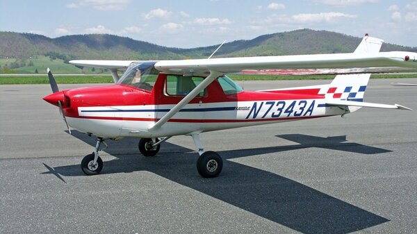 Cessna150N7343A.jpg_thumb.185e58436b2fcdb5e5f31bf1c629ceec.jpg