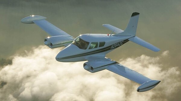 Cessna310N2640C.jpg_thumb.90d7586c02e48f157649e828901d07e8.jpg