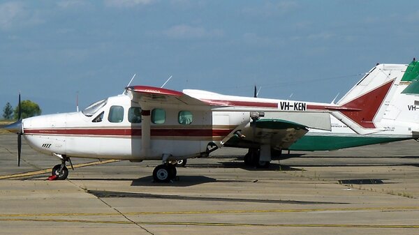 Cessna337FVH-KENYMEN20121226.jpg_thumb.ca0e25c36dab2b15f4c44f12c18a8e32.jpg