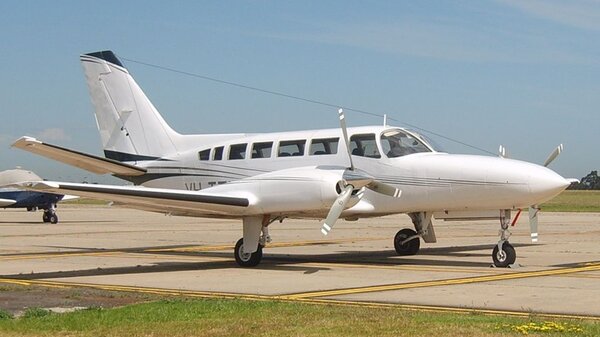 Cessna404VH-TTK_2YMEN20091031.jpg_thumb.b6524d2cf088766d716e98b502f2cedf.jpg
