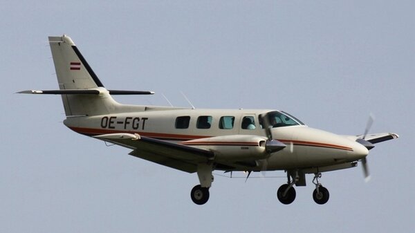 CessnaT303OE-FGT.jpg_thumb.dfa56449c48367552802bf2bb7504668.jpg