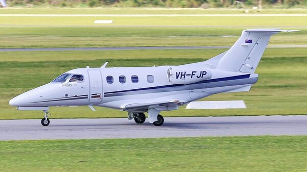 EmbraerEMB-500Phenom100VH-FJP.jpg_thumb.874fc288d9ca69a5c94a2d516659461c.jpg