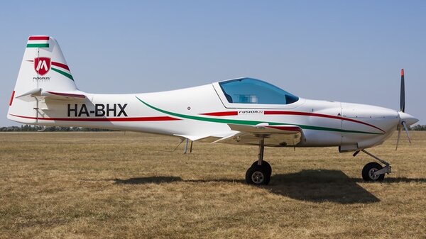 Fusion212HA-BHX.jpg_thumb.e04eaabf87adca6d11e01f4d8b037d9f.jpg