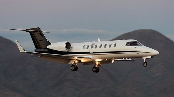 Learjet45XRonapproach.jpg_thumb.efb461ff09effe7092383d7e2e374518.jpg