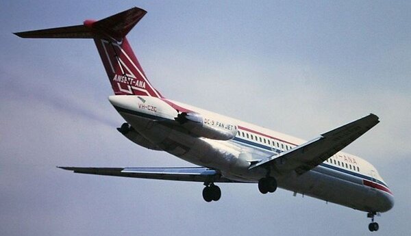 VH-CZCDouglasDC-9YMEN.jpg_thumb.151b0885af66c156733c3cedde9ab63f.jpg
