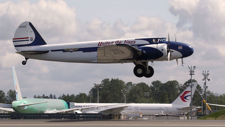 Boeing 247 - Airliners - Aircraft Pilots