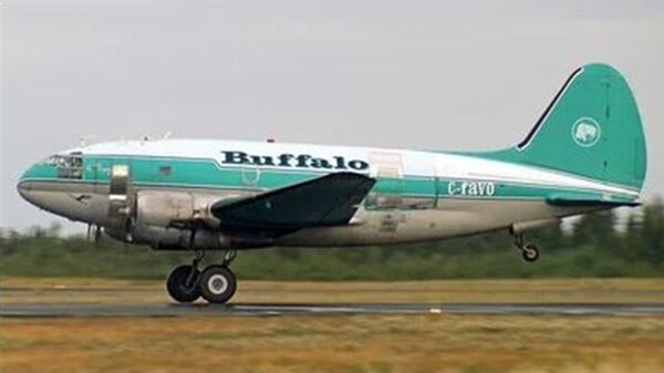 Curtis C-46 Commando C-FAVO liftoff.jpg