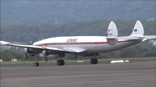 Lockheed Constellation VH-EAG HARS Connie.jpg