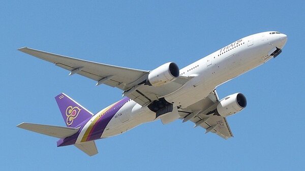 Boeing 777 HS-TJA YMML 20130119.JPG