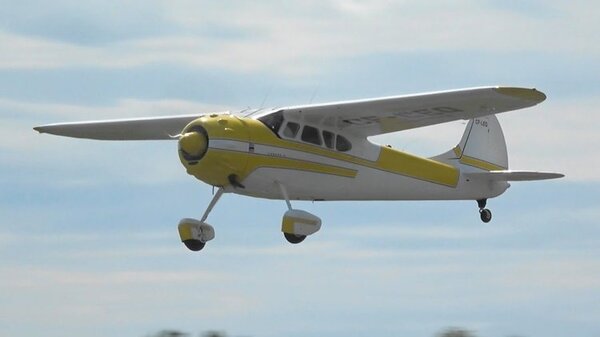 Cessna 195 CF-LEQ.jpg