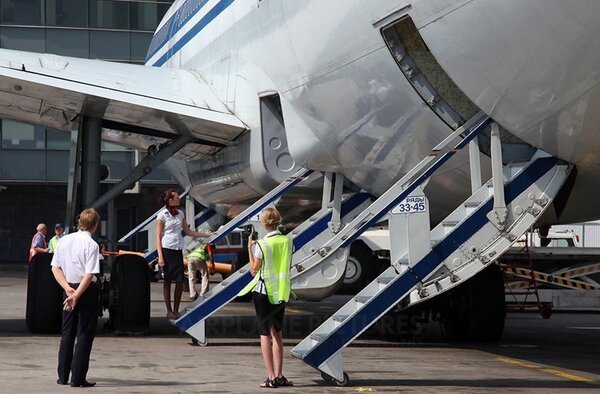 Ilyushin Il-86 air stairs.jpg