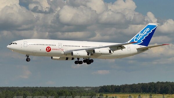 Ilyushin Il-86 s7 Siberia Airlines AN1397464.jpg