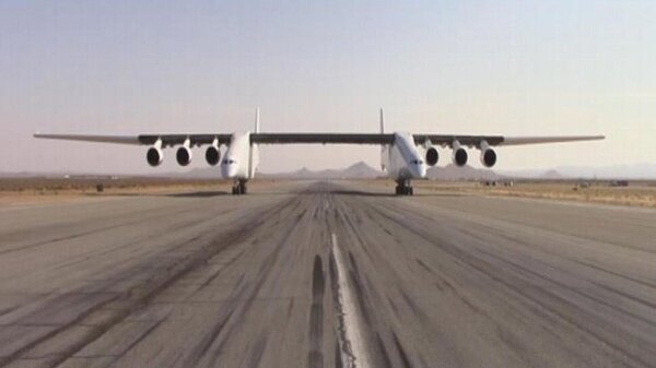 stratolaunch head on.jpg