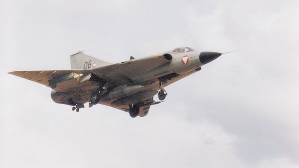 SAAB J-350e Draken 06.jpg