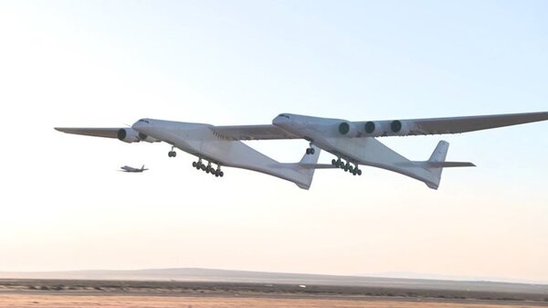 stratolaunch takeoff.jpg