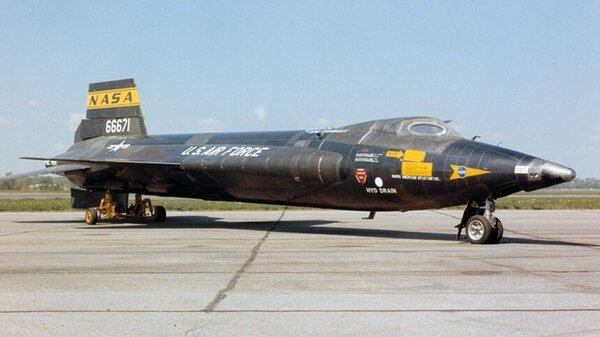 north_american_x-15 66671 ground.jpg