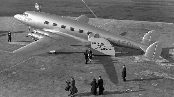 de Havilland DH91 Albatross GAEDI boarding.jpg