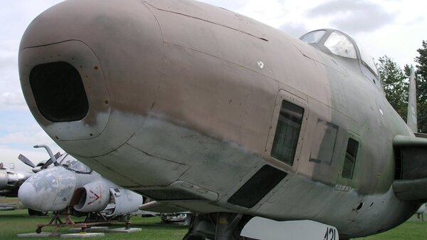 Republic RF-84F Thunderflash nose.jpg