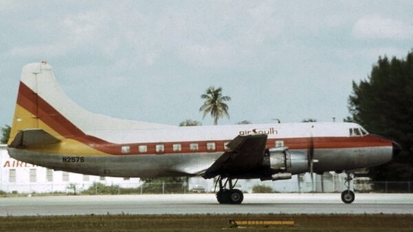 Martin 404 N257S.jpg