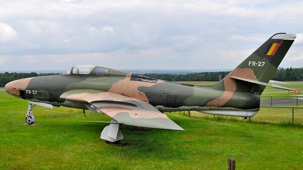 Republic RF-84F Thunderflash FR-27.jpg