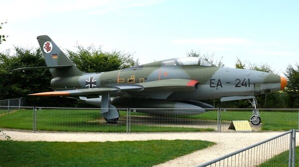 Republic RF-84F Thunderflash EA-241.jpg