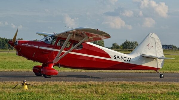 stinson voyager 02.jpg