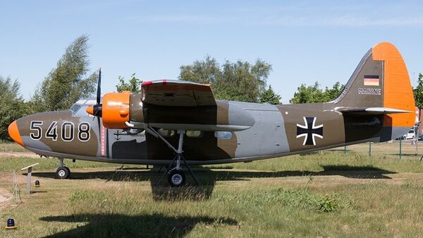 Percival Pembroke 04.jpg