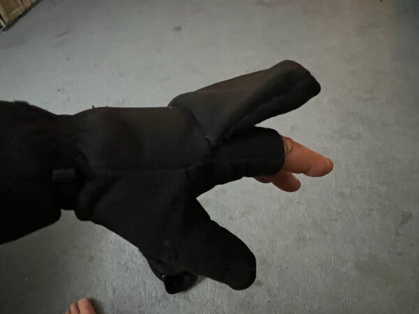 finger gloves XTM Anoconda April 2022.jpg