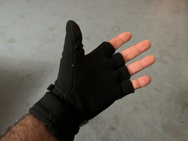 finger glove 1.jpg