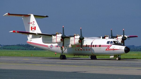 de Havilland Canada Dash 7 05.jpg