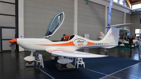 A2 CZ Ellipse Spirit 02.jpg