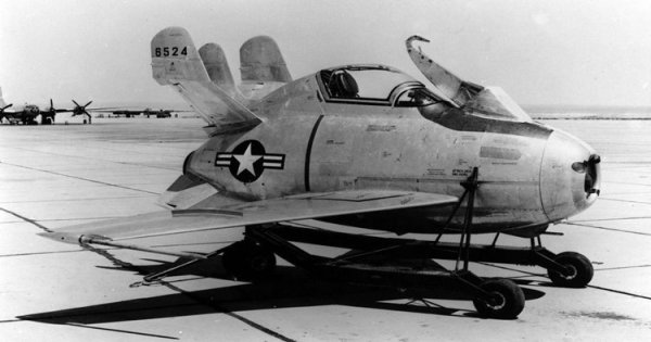 McDonnell XF-85 Goblin 02.jpg