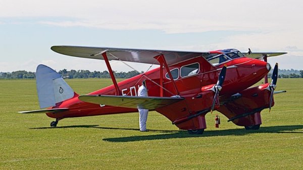 de Havilland Dragonfly 03.jpg