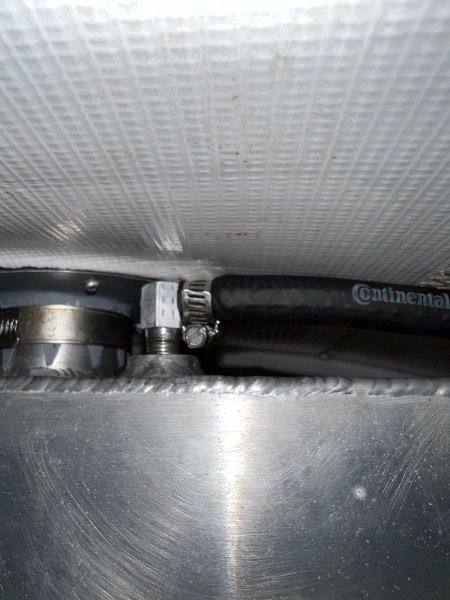 Vent hose IMG_4523.JPG