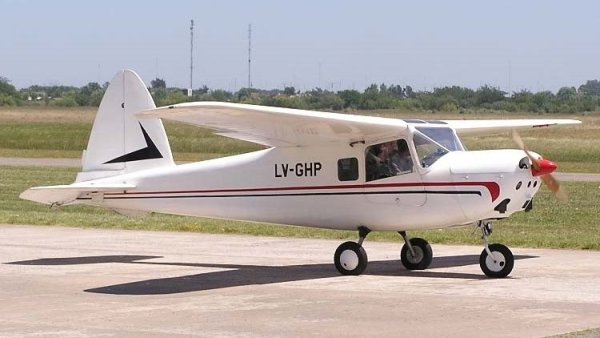 Aeromacchi MB308 04.jpg