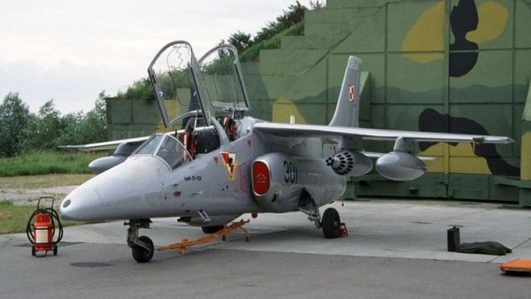 PZL I-22 Iryda 01.jpg