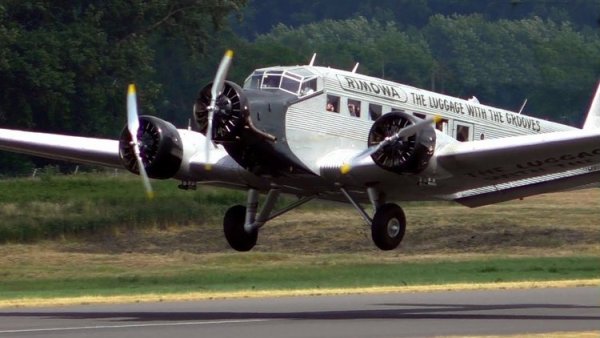 Junkers Ju-52 04.jpg