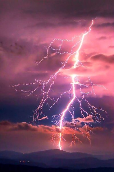 Spectacularlightning.thumb.jpg.121fa92185f5bec0edfe106dcf75fdf7.jpg
