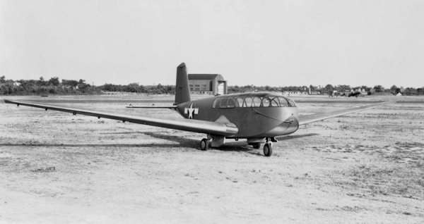 Bristol_XLRQ-1_glider_front_1943.thumb.jpg.2017484322258fa858a6919d050452c9.jpg