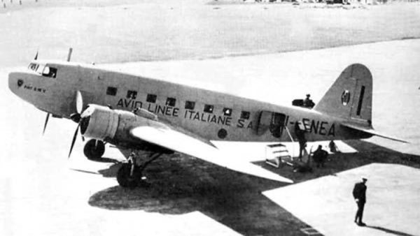 Fiat G.18 02.jpg