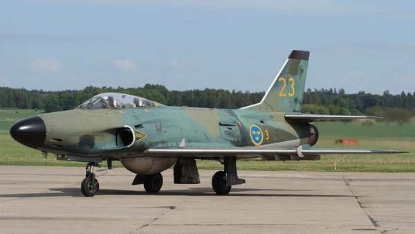 Saab 32 Lansen 02.jpg