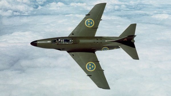 Saab 32 Lansen 04.jpg