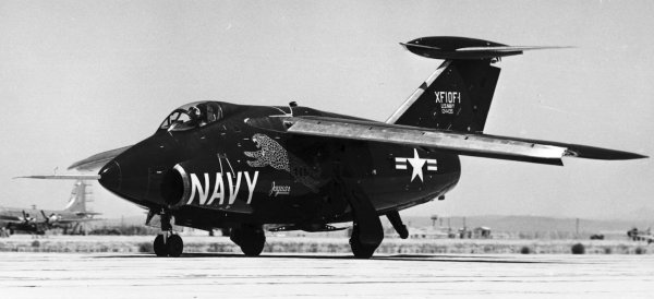 XF-10F Jaguar 01.jpg