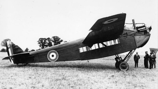 deHavillandDoncaster01.thumb.jpg.2b2ee0a646a640be7df9a6e1e54cab9d.jpg