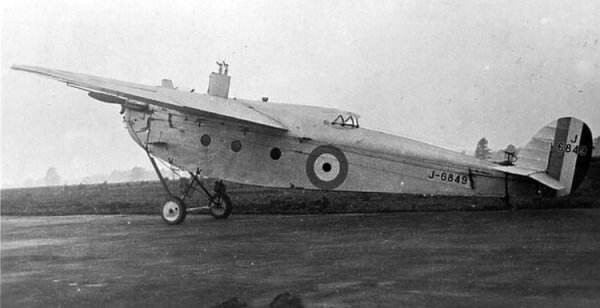 deHavillandDoncaster02.thumb.jpg.05c849aa92af056102a386fb403d2f2e.jpg