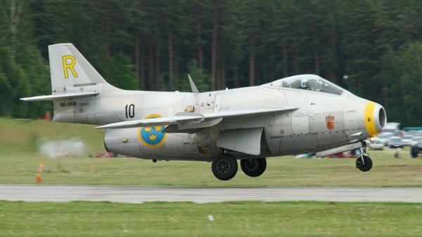 Saab 29 Tunnan 02.jpg