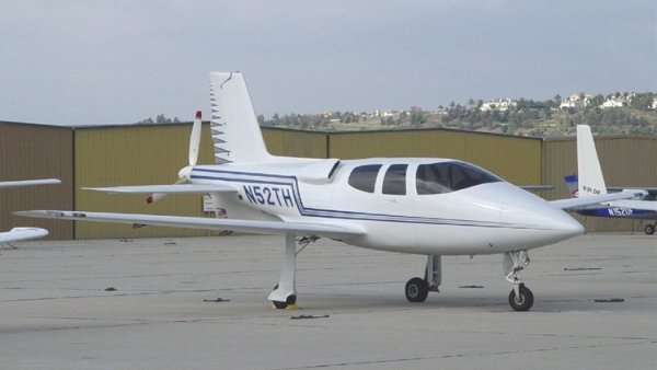 Cirrus VK-30 02.jpg